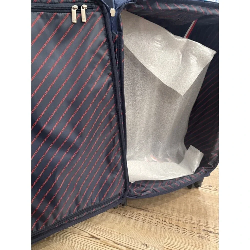 Tommy Hilfiger Luggage suitcase Logan Large Check-in Softside Spinner blue